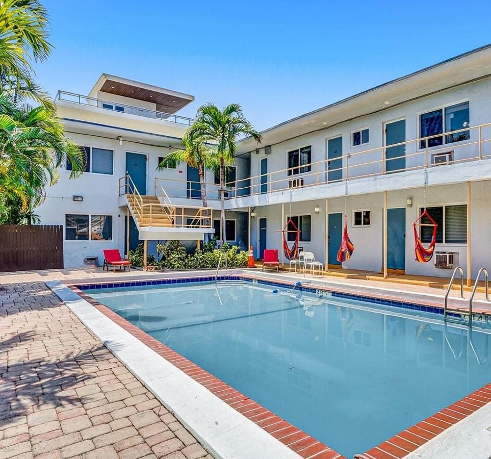 Walk To Dania Beach Christmas Getaway Pool Exteriör bild